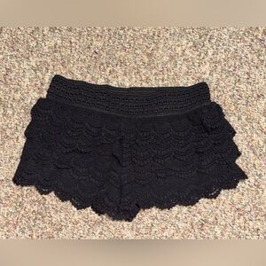 Women’s Jolt Black Textured shorts size medium
